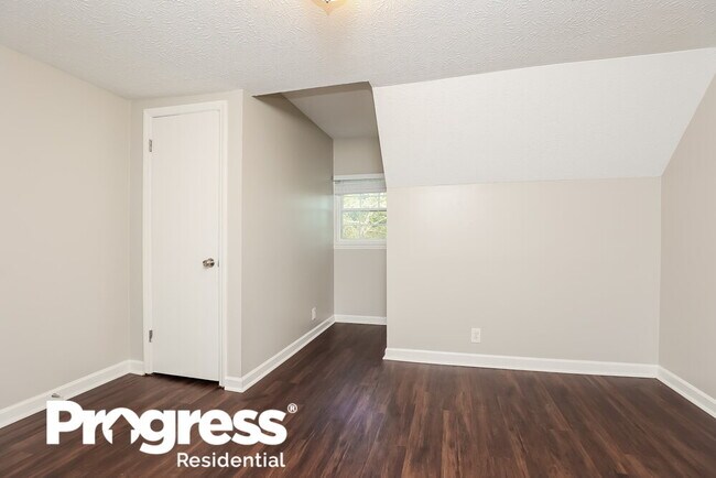 Foto del edificio - 3200 Lakeford Dr