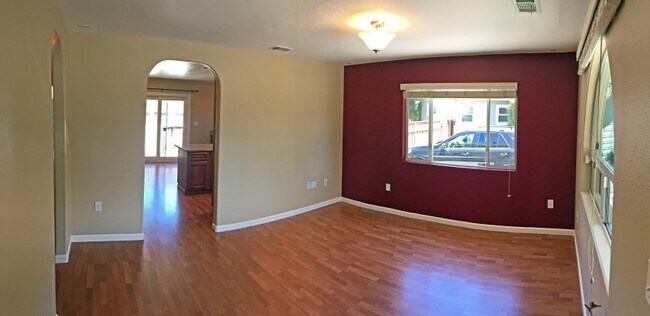 Foto del edificio - Beautiful updated home in San Jose near Do...