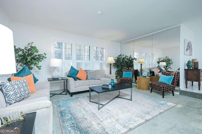 Building Photo - 129 Tye St