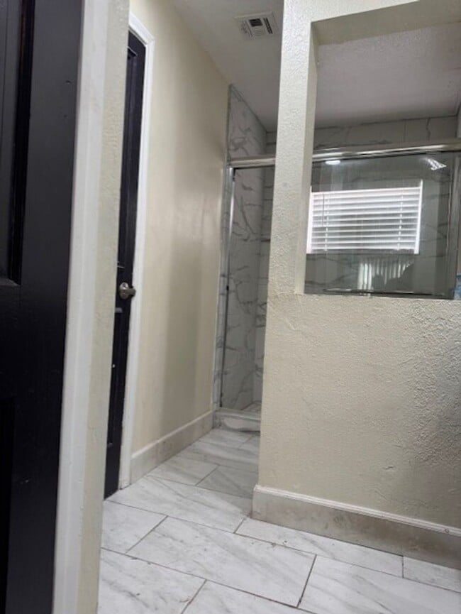 Foto del edificio - DHS6348