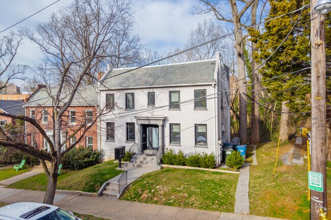 Building Photo - 2621 39th St NW