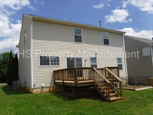 Foto del edificio - 833 Fairwood Dr