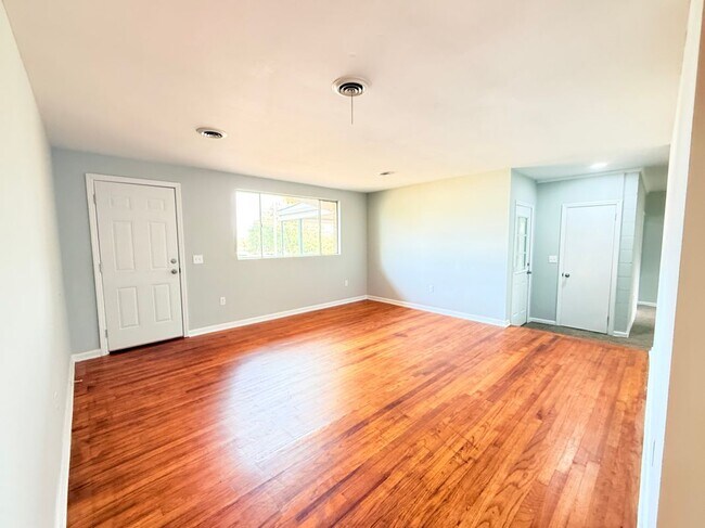 Foto del edificio - 2612 Lumpkin Rd