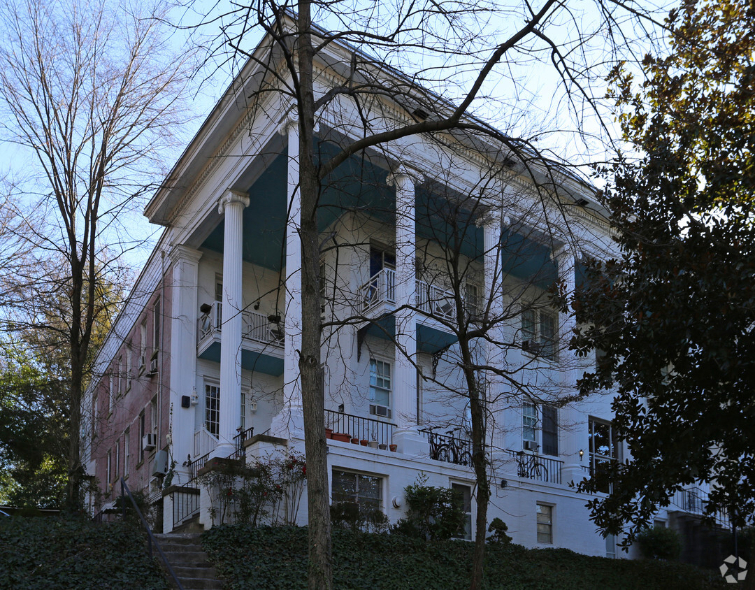 Primary Photo - Peachtree Circle Apartments