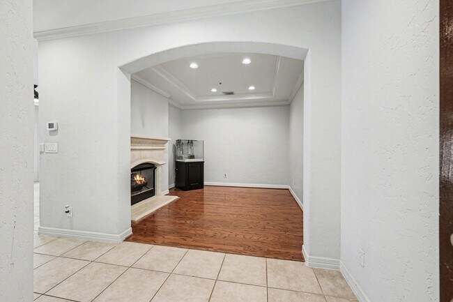 Foto del edificio - 4327 Lake Walk Ct