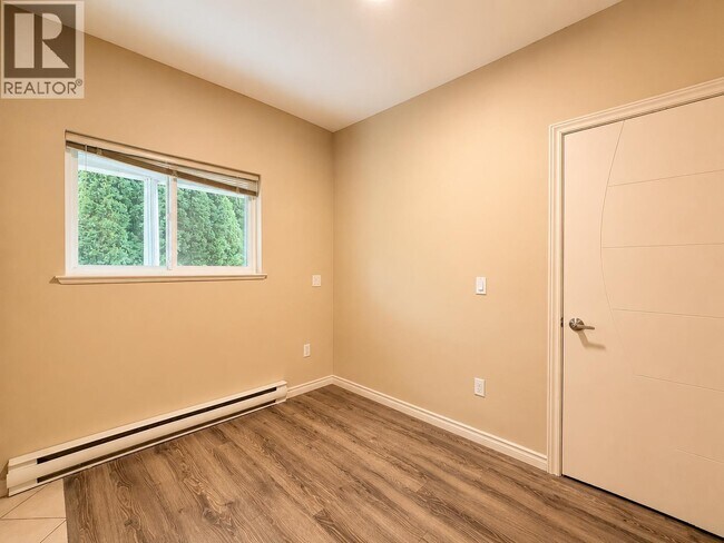 Photo du bâtiment - 1625 Parkway Blvd