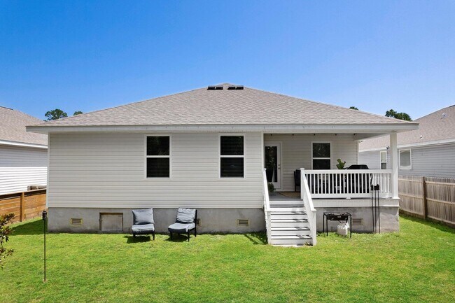 Building Photo - 123 American Ct