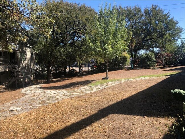 Foto del edificio - 1514 Parker Ln