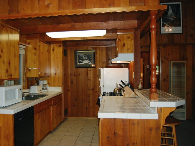 Foto del edificio - 8005 Cedar Cir
