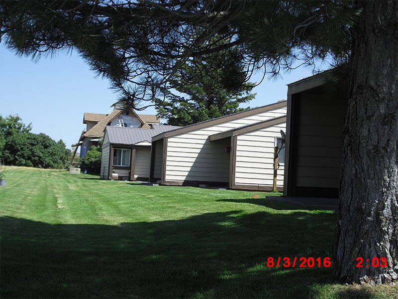 Building Photo - Village Gardens