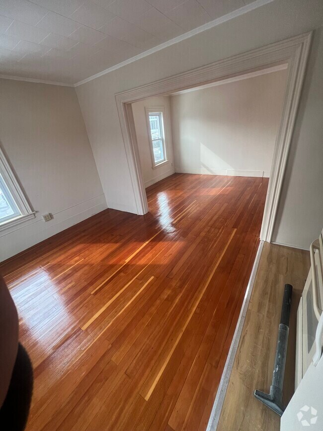 Lower West End Apartments for Rent with High Ceilings Concord, NH 3