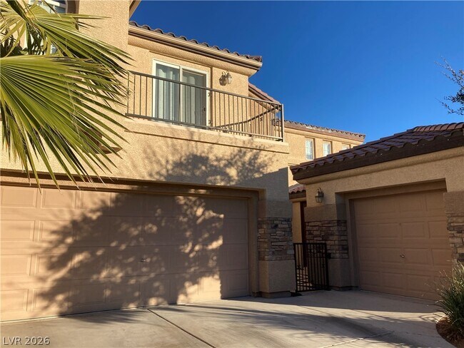 Foto del edificio - 7020 N Albatross Attic St