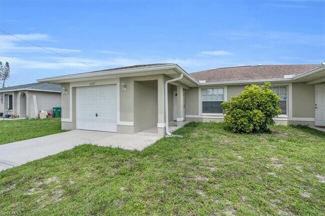 Building Photo - 3627-3629 SE 9th Pl