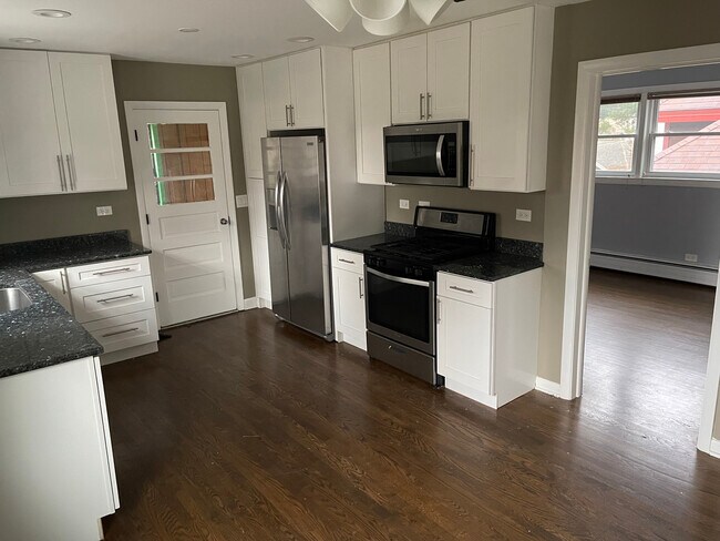 Foto del edificio - 5259 N Leamington Ave