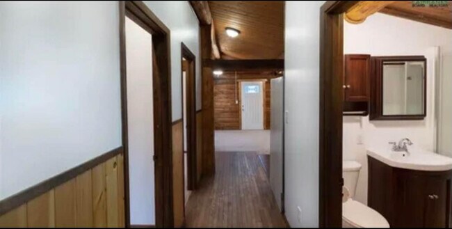 Foto del edificio - 1269 Helios Ave