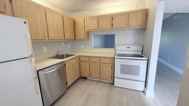 Building Photo - 2828 Casita Way