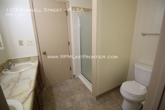 Building Photo - East Anchorage condo with awesome layout!