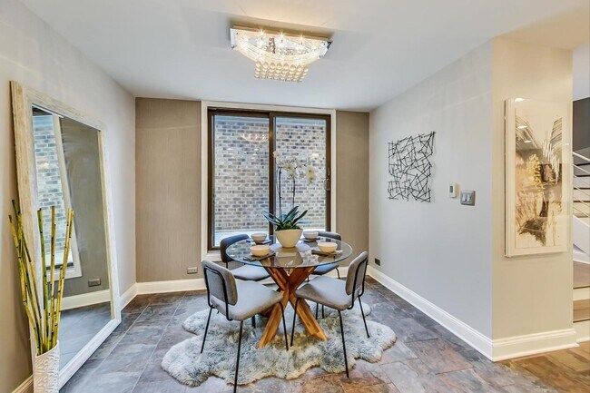 Foto del edificio - 1657 W Wrightwood Ave