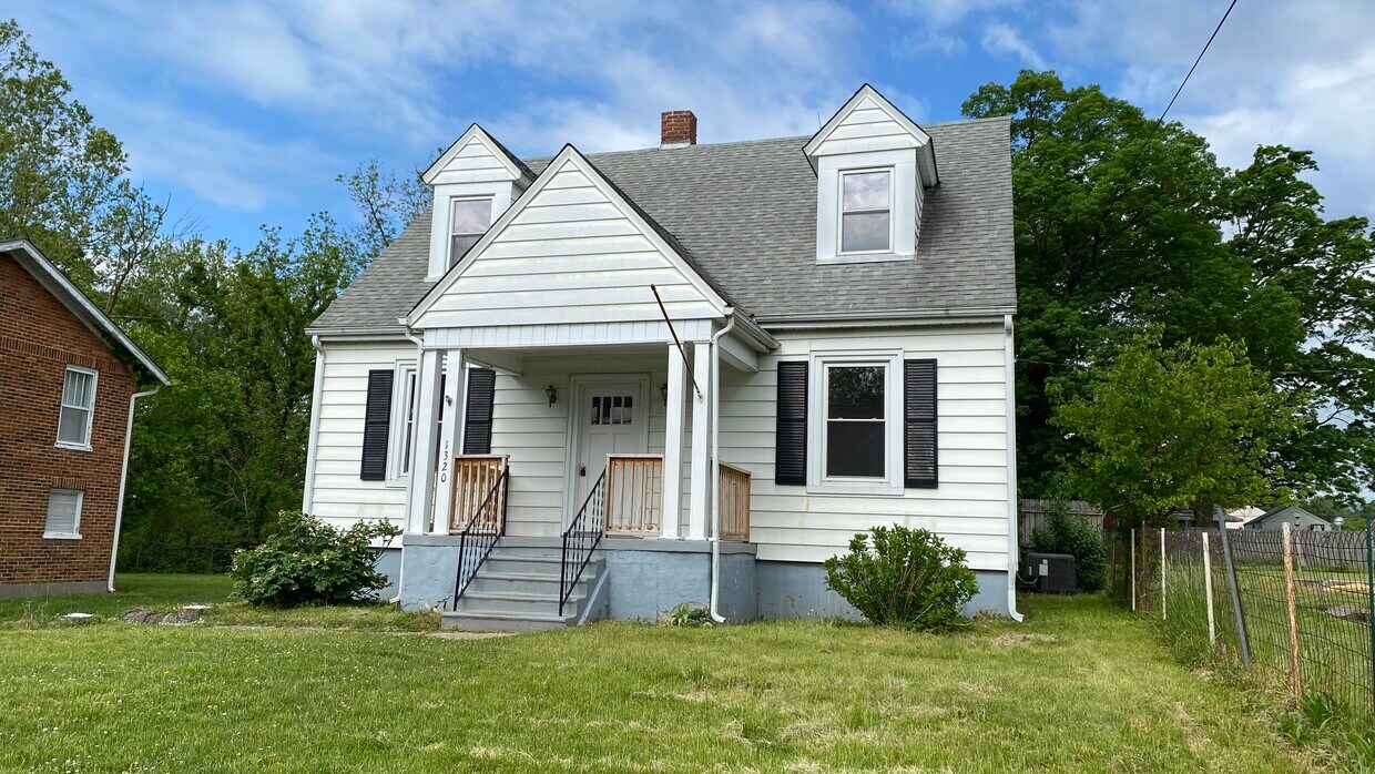 1320 Gilford Ave NW, Roanoke, VA 24017 House Rental in Roanoke, VA