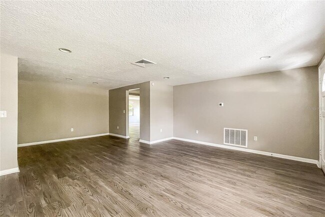 Building Photo - 7715 Cumber Dr
