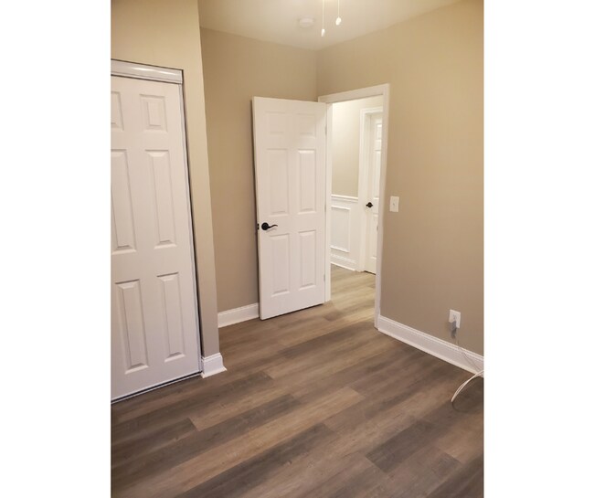 Building Photo - 17 W Talbott St