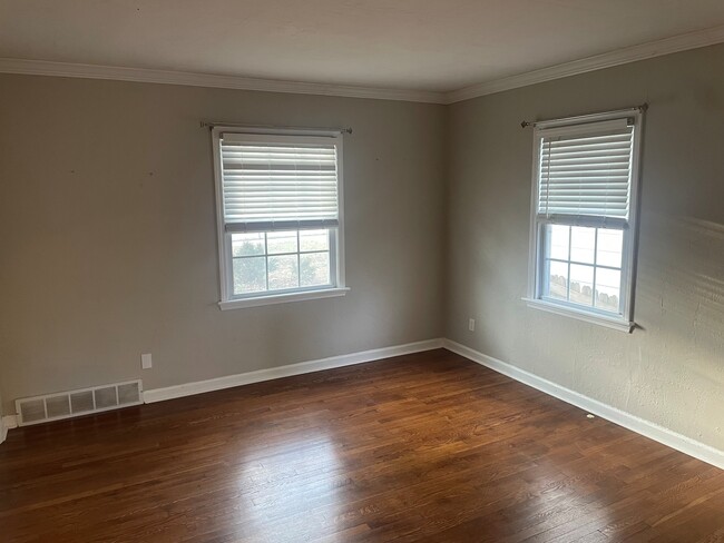 Building Photo - 4807 Rainbow Blvd