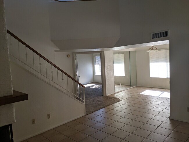Foto del edificio - 3 Bedroom 2 Bathroom near ASU! I
