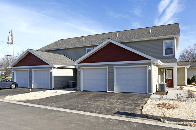 Building Photo - Bayshore Townhomes