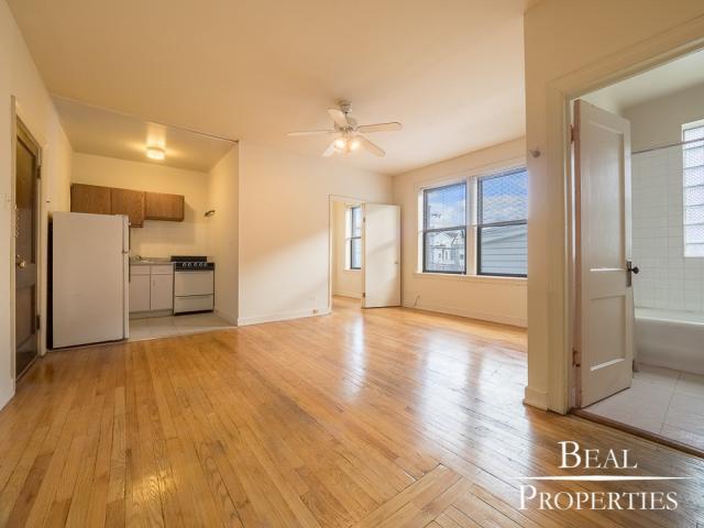 Building Photo - 1 bedroom in CHICAGO IL 60657