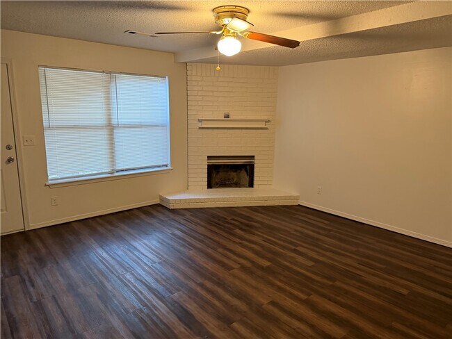 Foto del edificio - 2285 E Kantz Ln S