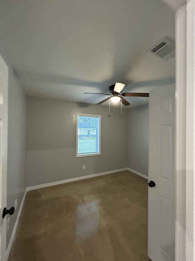 Building Photo - 2515 Kavanaugh Rd