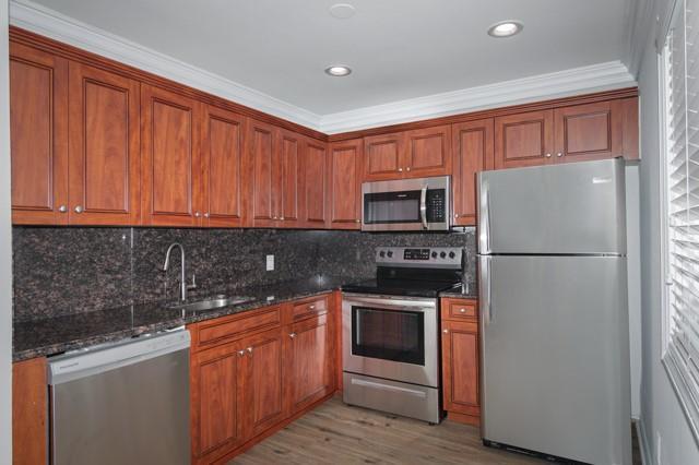 Foto del edificio - 483 Little East Neck Rd