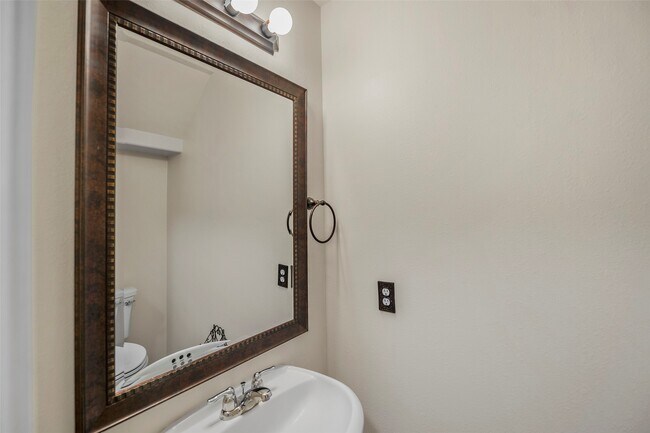 Foto del edificio - 22110 Field Green Dr