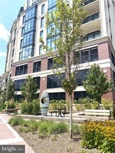 Building Photo - 6718 Lowell Ave