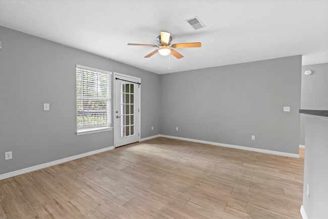 Foto del edificio - 7701 Timberlin Park Blvd