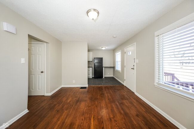 Foto del edificio - 6667 E 17th St