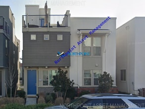 Building Photo - 2613 3rd St