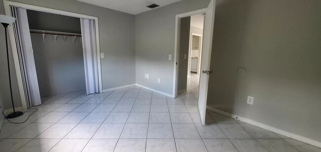 Building Photo - San Paulo Villiage (1-bed / 1-bath)