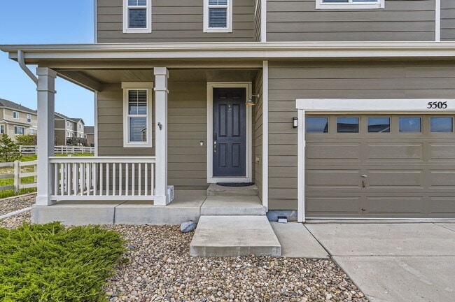 Building Photo - Beautiful 2 story 2,518 sq ft 4 bed 2.5 ba...