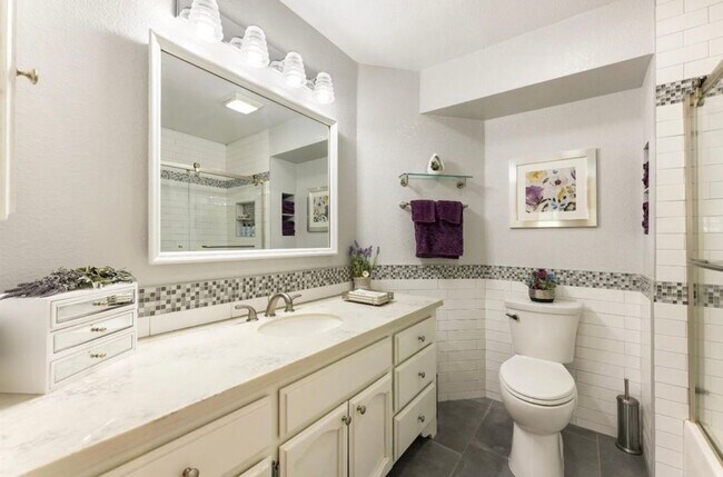 Foto del edificio - Beautiful Antelope Home with Private Pool | Available July 1st | $3,350/mo