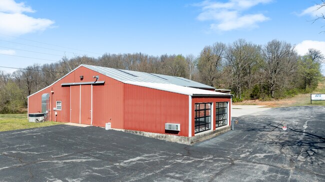 Building Photo - 2401 S Maestri Rd