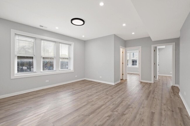 Foto del edificio - 3752 W Division St