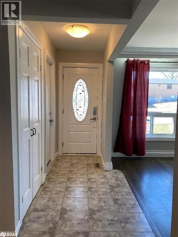 Photo du bâtiment - 355 Leacock Dr