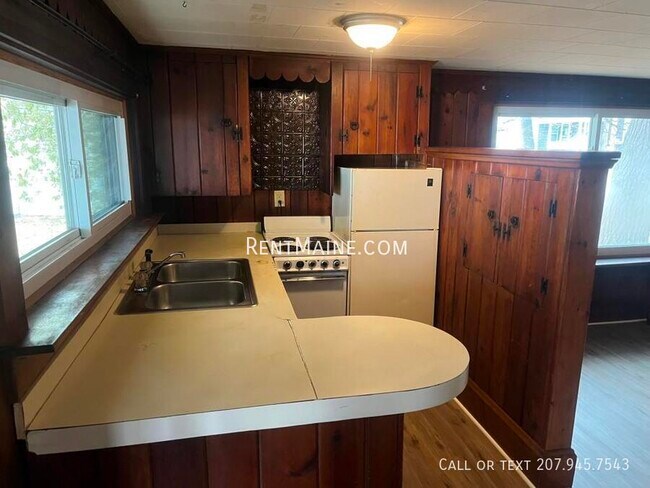 Building Photo - 32 Coombs St