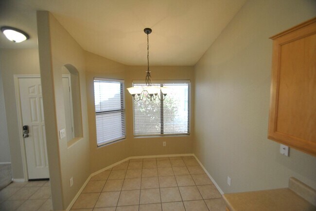Building Photo - 12825 W La Reata Ave