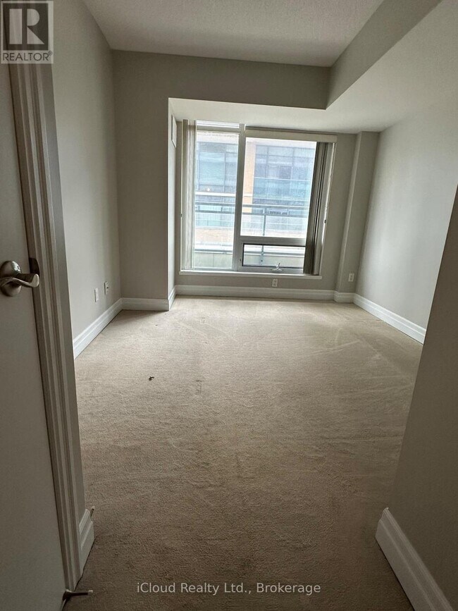 Photo du bâtiment - 8 Scollard St