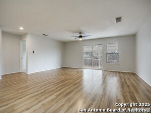 Foto del edificio - 8307 Pine Meadow Dr