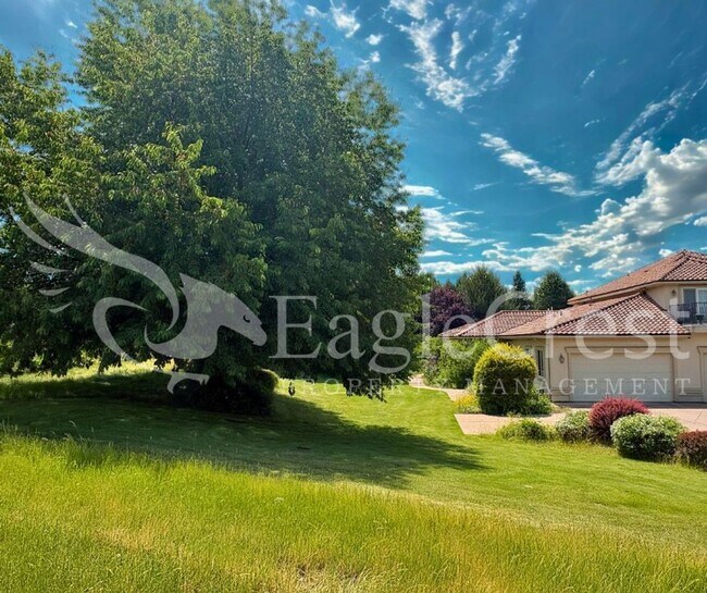 Foto del edificio - Luxury Bella Terra Estate with Mountain & Vineyard Views