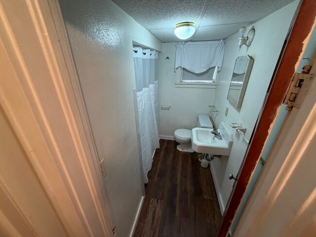 Building Photo - 1609 Rainbow Ave