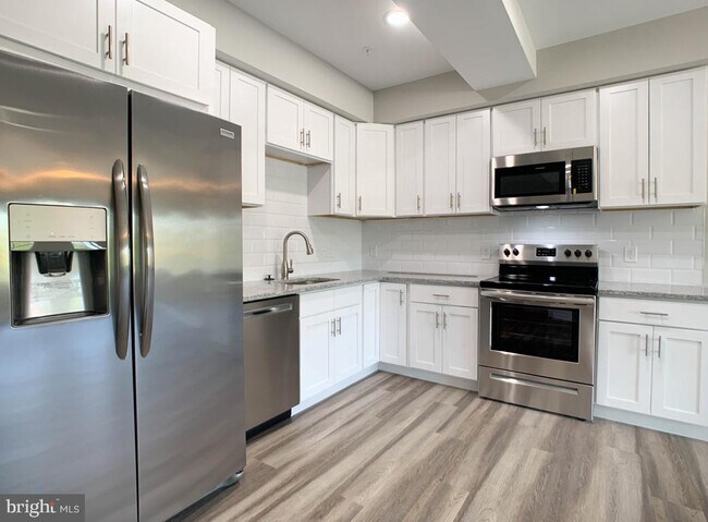 Foto del edificio - 640 Lincoln Hwy